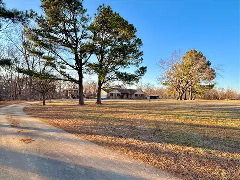 1480 Morgan Dr, Rogers, AR 72756