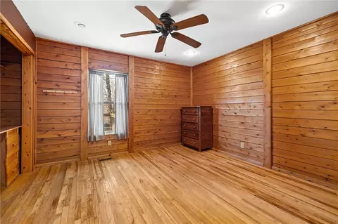 Bedroom - 10557 Devils Den, Winslow, AR 72959 photo 3 of 6