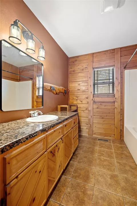 Bath - 10557 Devils Den, Winslow, AR 72959 photo 5 of 7