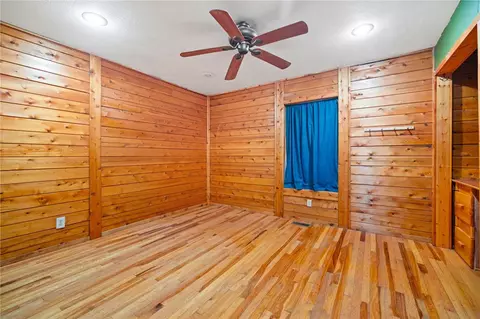 Bedroom - 10557 Devils Den, Winslow, AR 72959 photo 6 of 6