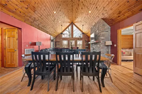 Dining - 10557 Devils Den, Winslow, AR 72959 photo 1 of 4