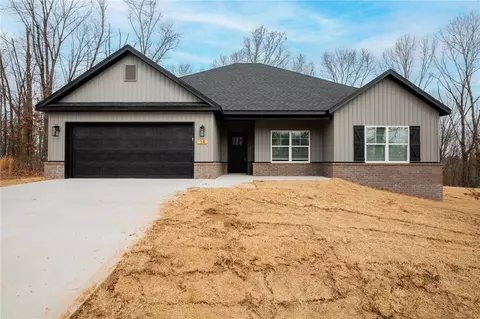 14 Kinloch Dr, Bella Vista, AR 72715