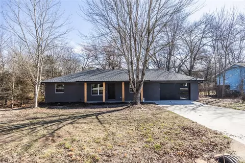17 Dillow Dr, Bella Vista, AR 72714