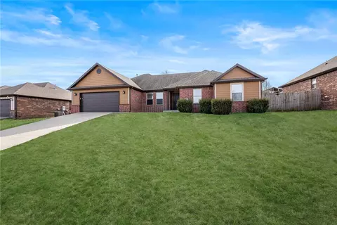 Exterior - 430 Trieste Dr, Centerton, AR 72719 photo 6 of 7