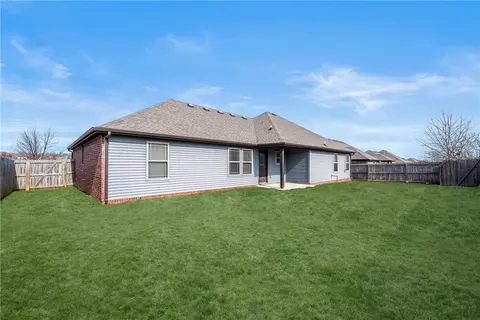 Exterior - 430 Trieste Dr, Centerton, AR 72719 photo 5 of 7