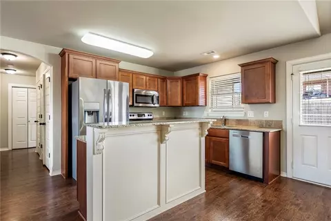 Kitchen - 430 Trieste Dr, Centerton, AR 72719 photo 1 of 2