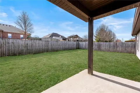 Exterior - 430 Trieste Dr, Centerton, AR 72719 photo 3 of 7