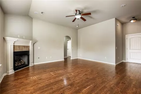 Living - 430 Trieste Dr, Centerton, AR 72719 photo 4 of 7