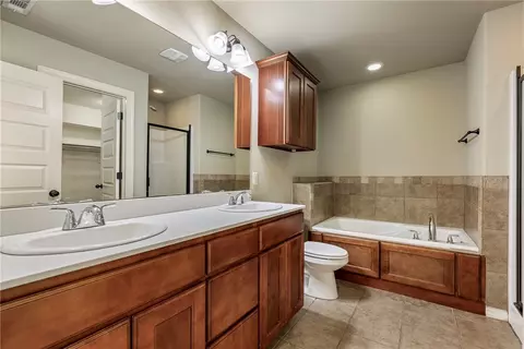 Bath - 430 Trieste Dr, Centerton, AR 72719 photo 1 of 3