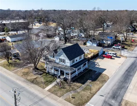 400 Mount Olive St, Siloam Springs, AR 72761