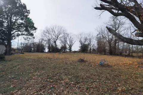 11881 Walker St, Gentry, AR 72734