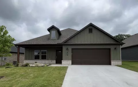 407 W Hondo St, Siloam Springs, AR 72761