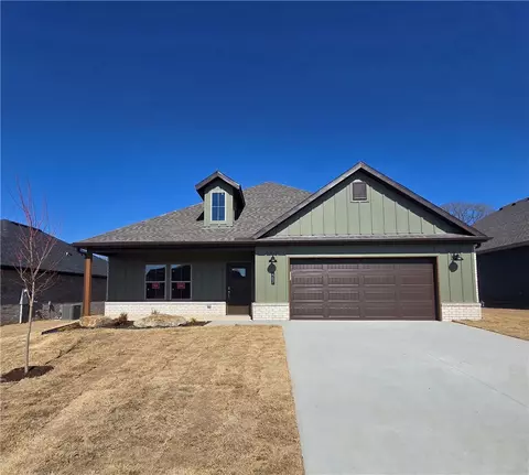 407 W Hondo St, Siloam Springs, AR 72761
