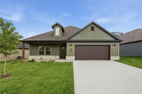 407 W Hondo St, Siloam Springs, AR 72761