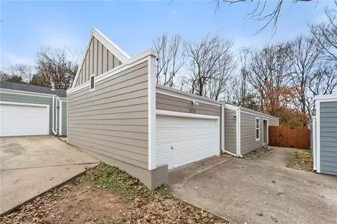 2073 N Kantz Ln, Fayetteville, AR 72703