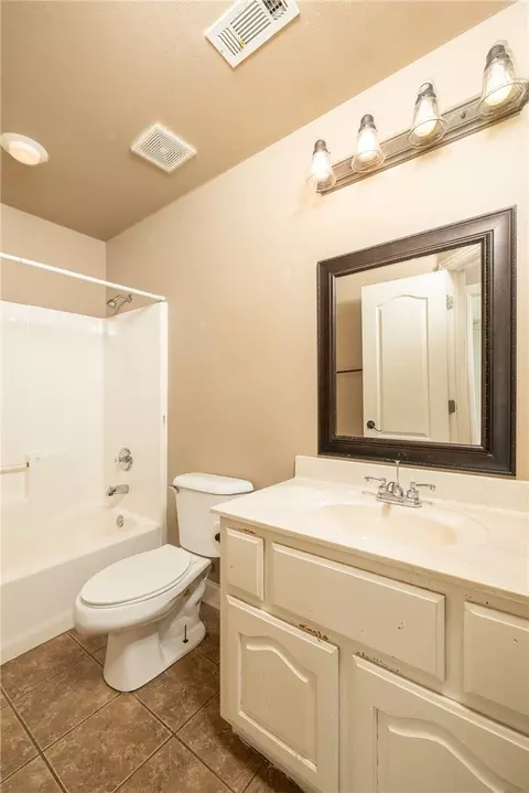 Bath - 443 E Buckboard Rd, West Fork, AR 72774 photo 1 of 4