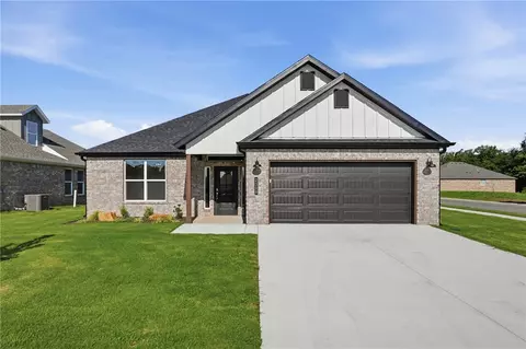 2308 N Zane St, Siloam Springs, AR 72761