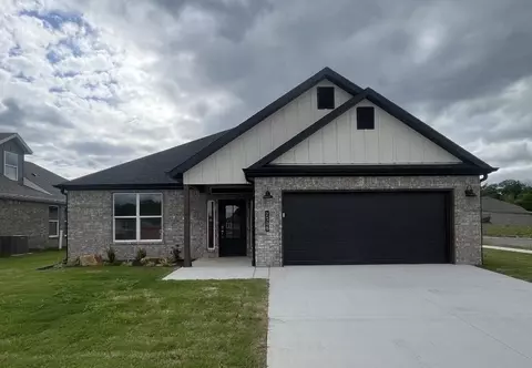 2308 N Zane St, Siloam Springs, AR 72761