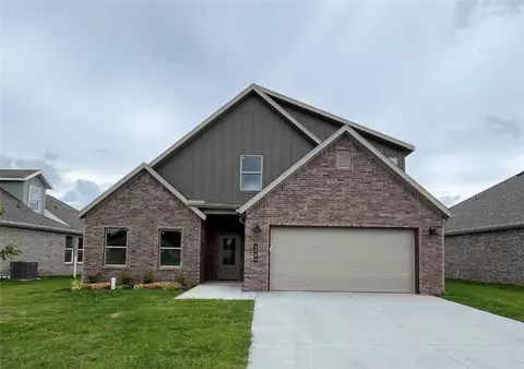 2304 N Zane St, Siloam Springs, AR 72761