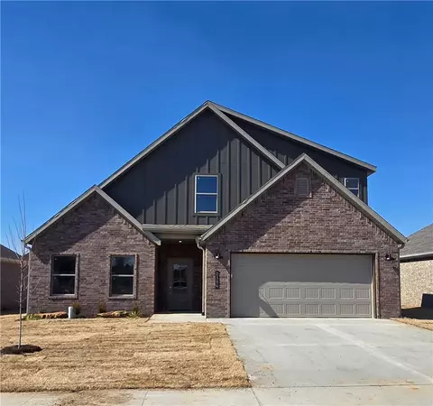 2304 N Zane St, Siloam Springs, AR 72761