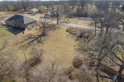 Sherry Drive, Neosho, MO 64850 photo 2