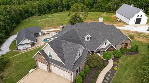 2413 N Autumn View Dr, Fayetteville, AR 72701