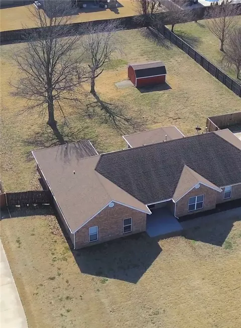 1742 W Laurel Ave, Rogers, AR 72758