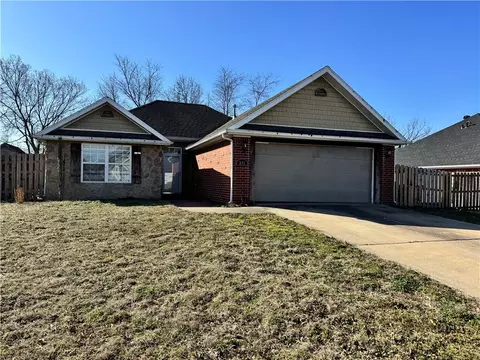 261 Carrington Ave, Springdale, AR 72764