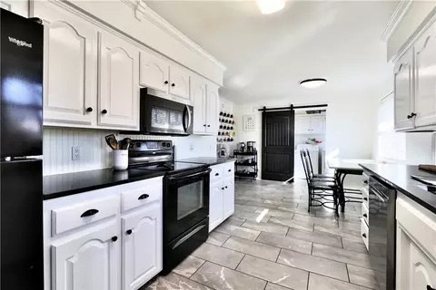 1227 W Countrywood Cir, Rogers, AR 72756