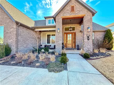 2030 Collins Dr, Pea Ridge, AR 72751