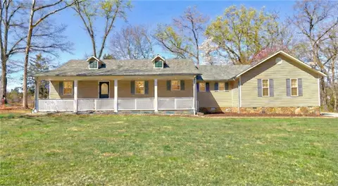 11745 Arabian Dr, Rogers, AR 72756