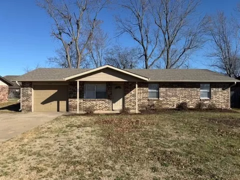 605 Betty St, Springdale, AR 72762