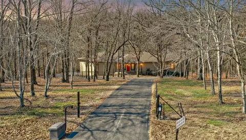 9933 Buckskin Cir, Rogers, AR 72758