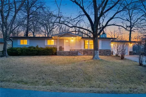 35 Kensington Dr, Bella Vista, AR 72715
