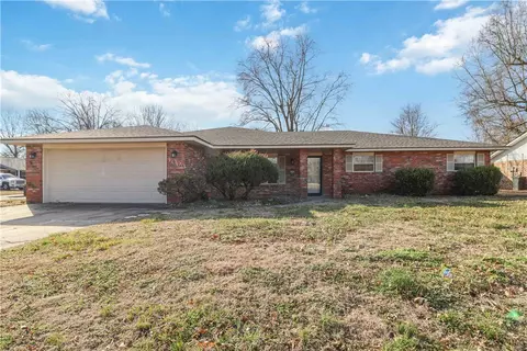 4003 Chapman Ave, Springdale, AR 72762