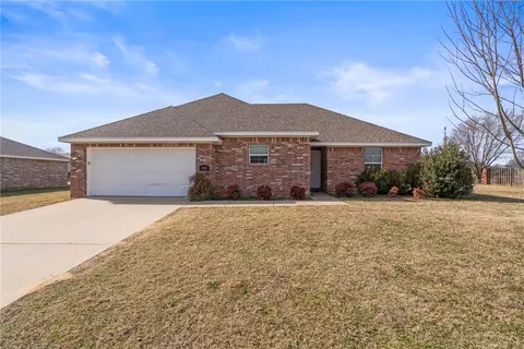 993 Roselawn St, Siloam Springs, AR 72761