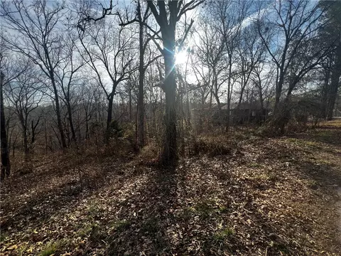 11 Oak Knoll Ln, Bella Vista, AR 72715