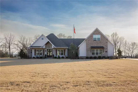 1455 River Point Rd, Fayetteville, AR 72703