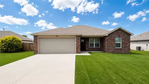 205 Pecan St, Lincoln, AR 72744
