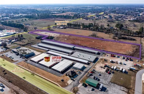 961 W Laurel Ave, Rogers, AR 72758