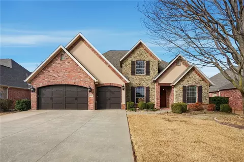 5200 SW Ridge Mont Rd, Bentonville, AR 72713