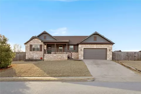 1105 Nemett Cir, Pea Ridge, AR 72751