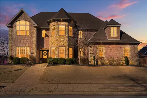 405 NW O St, Bentonville, AR 72712
