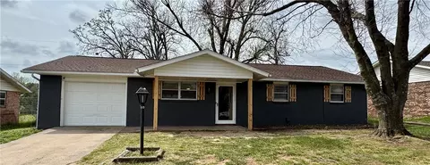 1810 S Beth Dr, Rogers, AR 72758