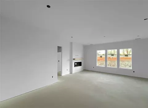Living - 5231 Nicolas Ave, Springdale, AR 72762 photo 1 of 2
