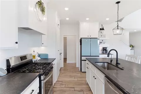 Kitchen - 1251 Bootleg Rd, Bentonville, AR 72713 photo 4 of 4