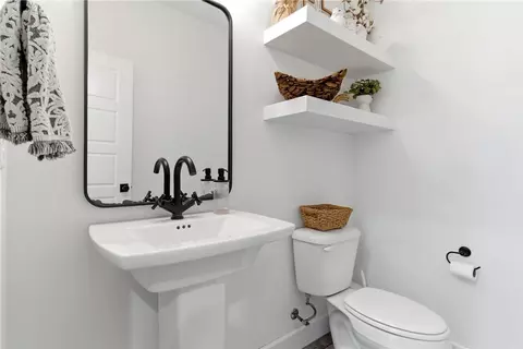 Bath - 1251 Bootleg Rd, Bentonville, AR 72713 photo 1 of 4