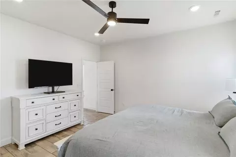 Bedroom - 1251 Bootleg Rd, Bentonville, AR 72713 photo 3 of 5