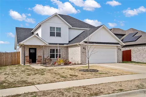 Exterior - 1251 Bootleg Rd, Bentonville, AR 72713 photo 2 of 4