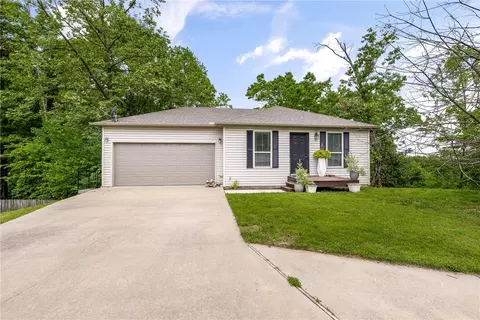 1615 Cresent St, Bentonville, AR 72712